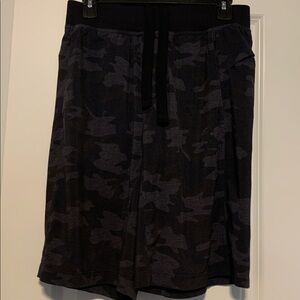 Lululemon Men’s Black Camo Shorts, Size Small
Good Condition